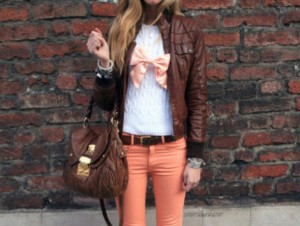 7e4azv-l-610x610-jacket-brown-clothes-peach-peach-pants-bag-bow-leather-jacket-white-sweater-leather-bag-brown-gold-bracelets-jeans-jewels-sweater
